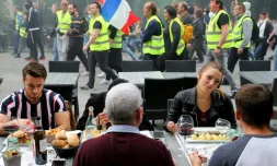 Des manifestants "gilets jaunes" défilent, le 18 mai 2019 à Reims