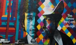 Un portrait de Bob Dylan par le brésilien Eduardo Kobra à Minneapolis, le 15 octobre 2016