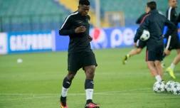 Le latéral droit du PSG Serge Aurier, à l'entraînement le 27 septembre 2016 à Sofia