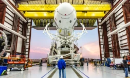 La capsule Crew Dragon de SpaceX sur une fusée Falcon 9 au centre spatial Kennedy, le 29 janvier 2019 à Cap Canaveral, en Floride