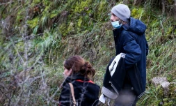 Cédric Jubillar participe à des recherches organisées par la gendarmerie pour retrouver son épouse disparue, Delphine, à Cagnac-les-Mines, près d'Albi, le 23 décembre 2020