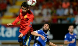 L'attaquant Alvaro Morata (g) auteur d'un doublé face au Liechtenstein en qualifications pour le Mondial-2018 à León, le 5 septembre 2016 