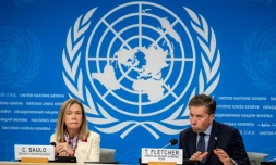 La secrétaire générale de l'OMM Celeste Saulo, à gauche, et le sous-secrétaire général des Nations unies Tom Fletcher, à GenÚve, le 21 octobre 2026, en Suisse