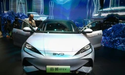 Une voiture électrique BYD 07 EV exposée au Salon automobile Auto China, le 25 avril 2024 à Pékin