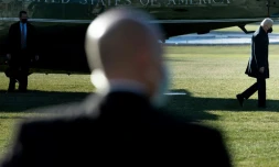 Paralysie politique, flambée de Covid: la présidence Biden craque de toutes parts