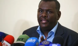 Un des leaders du mouvement de contestation, Madani Abbas, lors d'une conférence de presse à Khartoum, le 3 juillet 2019