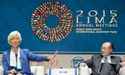 La directrice du FMI, Christine Lagarde et le président de la Banque Mondiale, Jim Yong Kim, le 7 octobre 2015 à Lima, au Pérou