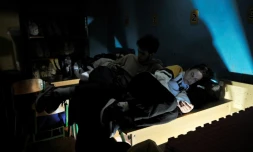 Des civils dans un abri souterrain à Kiev, le 25 février 2022