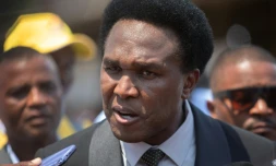 Le candidat à la présidentielle mozambicaine Venancio Mondlane après avoir voté à Maputo le 9 octobre 2024