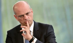 Le ministre de l'Education Jean-Michel Blanquer attends à Jouy-en-Josas (France) le 30 août 2017