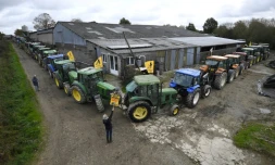 Des agriculteurs opposés au projet d'aéroport de manifestent prÚs du site de Notre-Dame-des-Landes, le 10 novembre 2016
