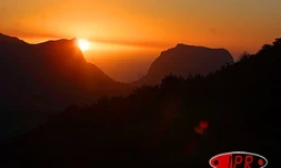 Haut-lieu du tourisme dans le Sud Ouest de Maurice Chamarel, la fameuse Terre des sept couleurs, a su garder son authenticité