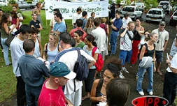 Jeudi 29 janvier 2004
Une soixantaine de chercheurs se sont réunis devant la préfecture