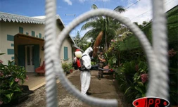Lundi 23 janvier 2006 -

Une opération de démoustication a été menée par l'armée dans les maisons de la Rivière Saint-Louis (Sud)