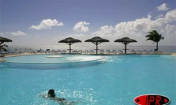 Mercredi 8 Février 2006 -

La présidente du Comité du Tourisme de la Réunion a annoncé qu' une annulation globale de séjours touristiques se situerait entre 40 et 50% pour les 15 derniers jours