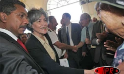 Mercredi 11 mai 2005 -

Claudie Haigneré, ministre déléguée aux Affaires européennes, en visite à La Réunion