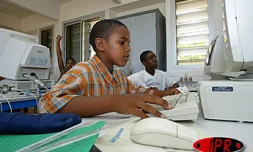Lundi 26 janvier 2004
Les élèves ont réinvesti en nombre les salles informatiques