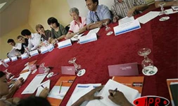 Mardi 6 septembre 2005 - 

Lors de la présentation d'AMETHIS, un dispositif pour l'intégration des handicapés dans le monde du travail