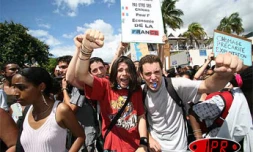 ENTRE 6 ET 8000 MANIFESTANTS ANTI-CPE ENTRE LE NORD, L'EST ET LE SUD DE L'ÎLE