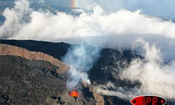Jeudi 31 août 2006 vers 16 heures 30

La Fournaise poursuit son spectacle