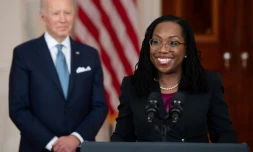 La juge Ketanji Brown Jackson avec le président Joe Biden à la Maison Blanche, le 25 février 2022