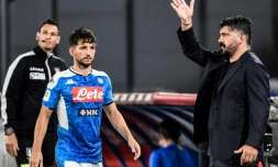 L'entraĂźneur du Napoli Gennaro Gattuso replace ses joueurs face Ă l'Inter Milan, lors de la demi-finale retour de la Coupe d'Italie Ă Naples, le 13 juin 2020