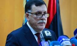 Le chef du gouvernement d'union nationale libyen, Fayez al-Sarraj, lors d'une conférence de presse à son arrivée le 30 mars 2016 à Tripoli