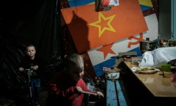 Dans l'abri souterrain de l'usine Ostchem de Severodonetsk, dans l'est de l'Ukraine, le 22 avril 2022
