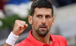 Le N.1 mondial serbe Novak Djokovic contre le Slovaque Alex Molcan au 2e tour de Roland-Garros, le 25 mai 2022 à Paris