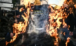 Des agriculteurs du syndicat CR47 (Coordination rurale 47) rassemblés à Agen, le 12 décembre 2025 dans le Lot-et-Garonne