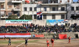 Les clubs syriens d'Al-Ittihad et Al-Hurriya s'affrontent à Alep le 28 janvier 2017, pour le premier match de ligue syrienne organisé depuis plus de 4 ans