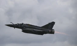 Un avion de chasse Mirage 2000D s'est écrasé prÚs de Nancy, dans le nord-est de la France, au cours d'un vol d'entraßnement, faisant au moins un mort dans l'équipage