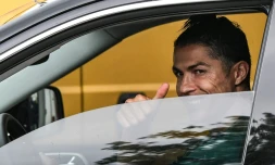 Cristiano Ronaldo arrive au Centre d'entraînement de la Juventus Turin, le 19 mai 2020 à Continassa