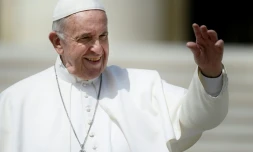Le pape François a dĂ©voilĂ© une lĂ©gislation plus stricte obligeant prĂȘtres, religieux et religieuses Ă signaler Ă l'Eglise tout soupçon d'agression sexuelle ou d'harcĂšlement, ainsi que toute couverture de tels faits par la hiĂ©rarchie catholique