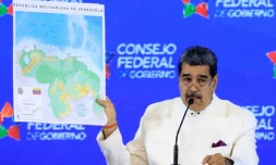 Sur cette photographie diffusée par la présidence vénézuélienne, le président du Venezuela Nicolas Maduro s'exprime lors d'une réunion gouvernementale, le 5 décembre 2023 à Caracas