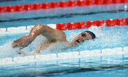 Le nageur français Léon Marchand lors de la finale du 400 m quatre nages des Jeux olympiques de Paris, à Nanterre, le 28 juillet 2024