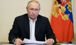 Le président russe Vladimir Poutine lors d'une visio-conférence près de Moscou le 19 avril 2021