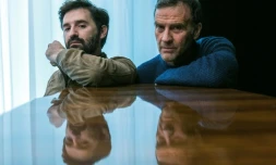 Nicolas Maury (g) et Robert Cantarella, metteurs en scène de "Ida ou le délire" de Hélène Bessette, posent à la Comédie de Clermont-Ferrand, le 24 janvier 2019
