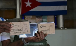 Un carnet de rationnement dans une épicerie à prix subventionnée, appelée "bodega", à La Havane, le 5 octobre 2026 à Cuba