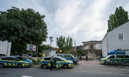 Des policiers installent un périmètre de sécurité devant la synagogue de Hagen en Allemagne le 16 septembre 2021