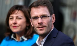 Le maire PS de Rouen Nicolas Mayer-Rossignol (d) et la présidente PS du conseil régional d'Occitanie Carole Delga à Toulouse, le 14 janvier 2023