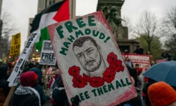 Des manifestants réunis à New York pour demander la libération de Mahmoud Khalil, le 12 avril 2025