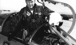 Photo de l'US Air Force de l'aviateur américain Charlie "Chuck" Yeager en 1962 à la base Edwards Air Force, en Californie