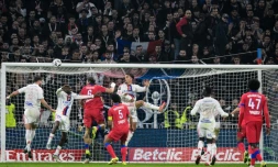 Joao Neves inscrit le but de la victoire pour le PSG face à Lyon, le 9 novembre 2025, à Décines-Charpieu