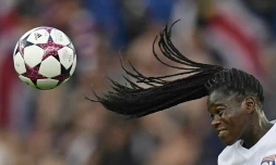 Lors de la finale de la Ligue des champions féminine OL-Paris SG, la technique de la défenseure lyonnaise Griedge M'Bock Bathy