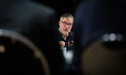 Le premier secrétaire du parti socialiste Olivier Faure s'exprime le 15 novembre 2025 à Trappes, en région parisienne, lors d'une convention du Front populaire 2027 sur l'éducation