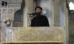 Capture d'écran d'une vidéo de propagande, diffusée le 5 juillet 2014 par al-Furqan, montrant le chef de l'organisation Etat islamique, Abou Bakr al-Baghdadi, à Mossoul