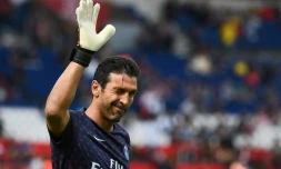 Le gardien italien du Paris-SG, Gianluigi Buffon, avant le match de Ligue 1 face à Angers, au Parc des Princes, le 25 août 2018