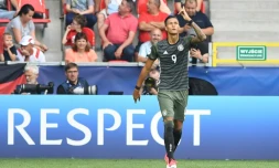 L'espoir allemand Davie Selke a ouvert le score de la tête contre l'Angleterre, le 27 juin 2017 à Tychy, en Pologne