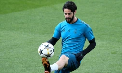 Le milieu de terrain offensif du Real Isco lors d'un entraînement le 30 avril 2018 à Madrid